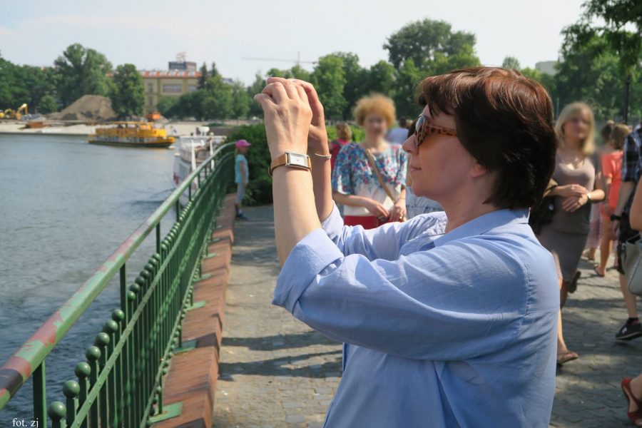 MARIA DUSZKA na moście we Wrocławiu